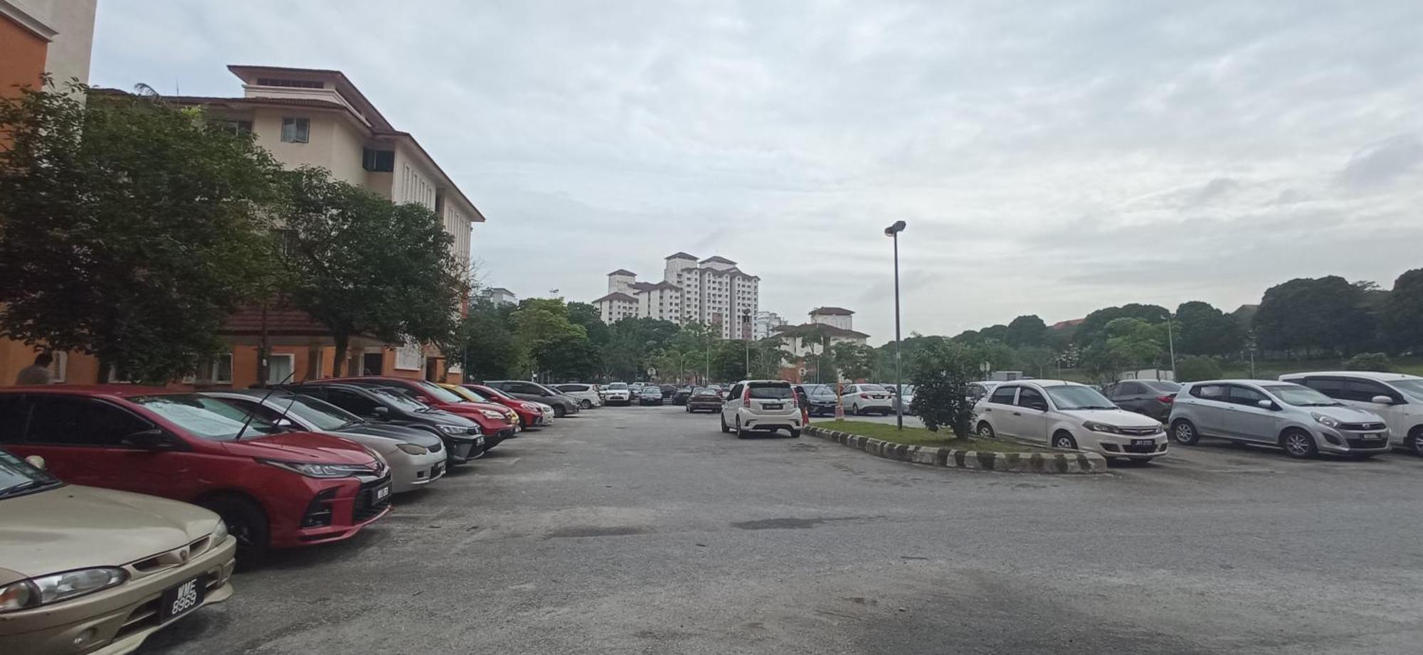 M.Fr Homestay Pangsapuri Putra Damai Putrajaya Exterior foto